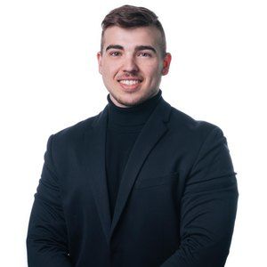 Meet your Posher, Eric